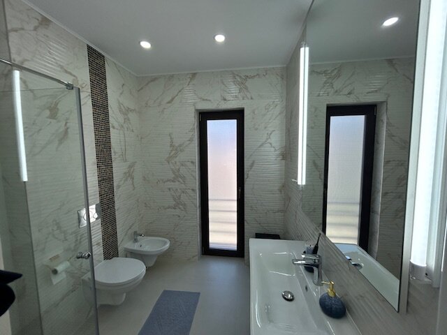 Prelungirea Ghencea, casa superba la vanzare mobilata utilata an 2022