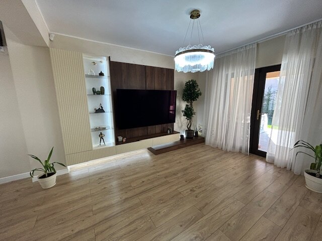 Prelungirea Ghencea, casa superba la vanzare mobilata utilata an 2022