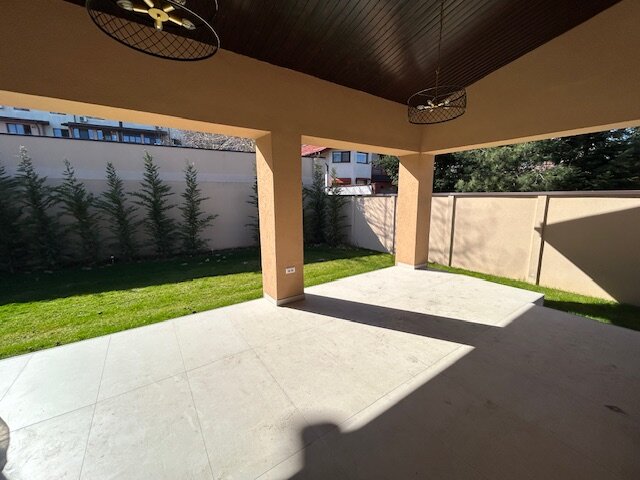 Prelungirea Ghencea, casa superba la vanzare mobilata utilata an 2022